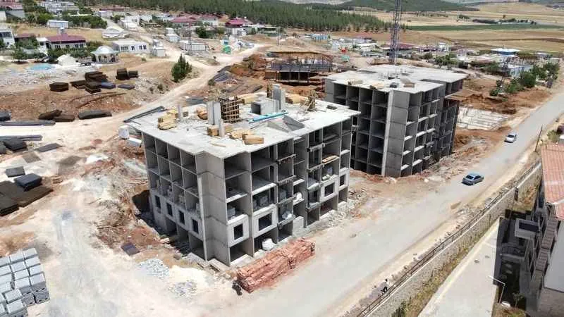 Bakan Özhaseki: “Depremzedeler sağlam ve güvenli yuvalarına kavuşacak”