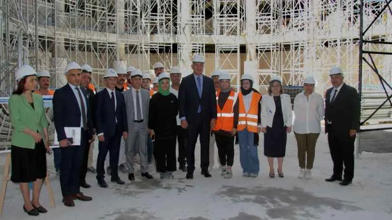 Bakan Ersoy'dan Şahinbey'in dev eserlerine tam not