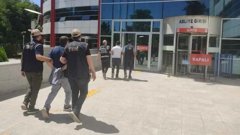 Terör örgütüne erzak ve malzeme sağlayan 2 kişi tutuklandı