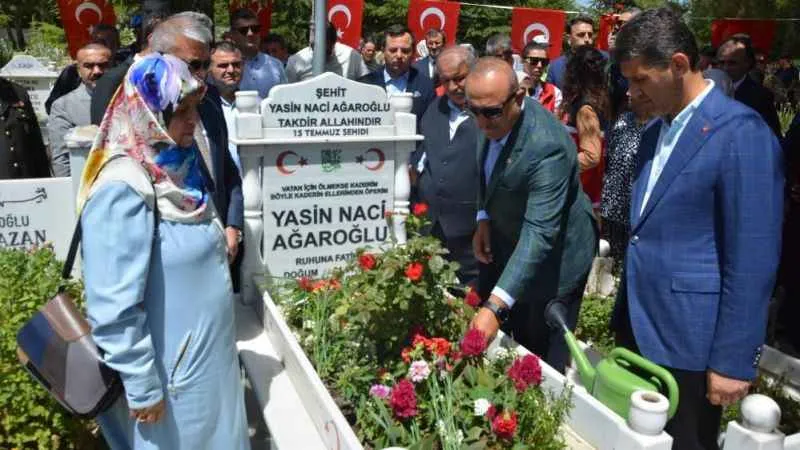 15 Temmuz Şehidi Ağaroğlu mezarı başında anıldı