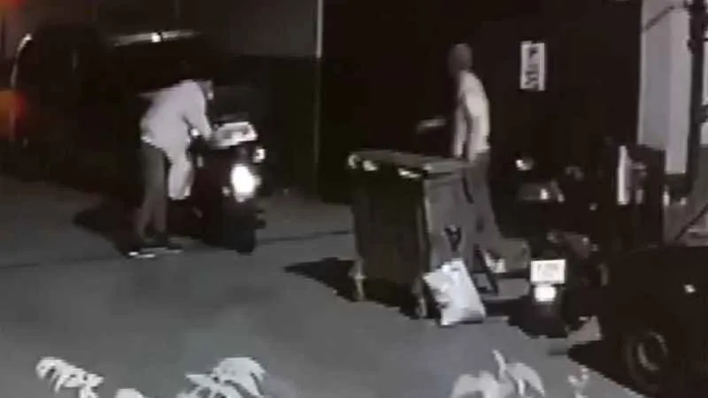 Depremzedeler için toplanan yardımları çaldılar