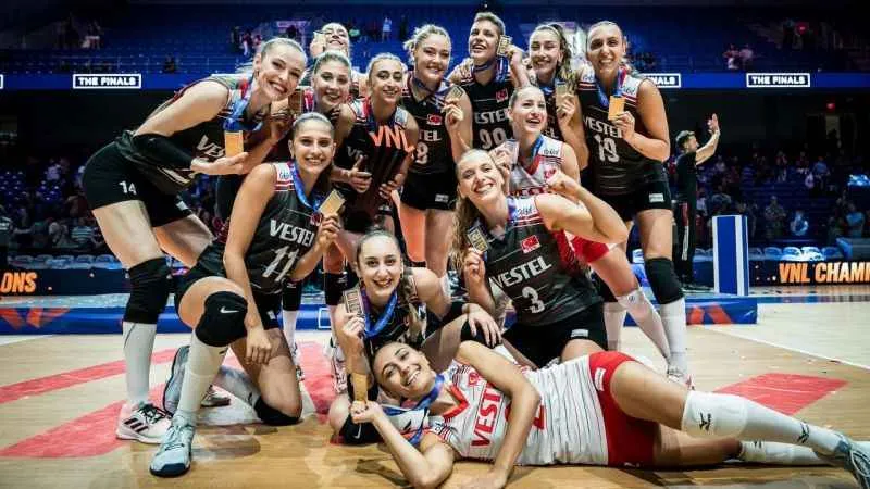 Türkiye, voleybolda adını zirveye yazdırdı