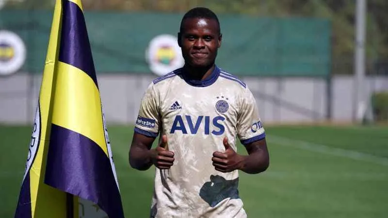 Fenerbahçe'de, Samatta ile yollar ayrıldı