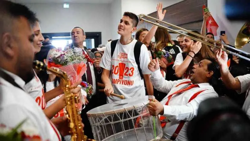 Ebrar Karakurt: “Türk kadının gücünü ABD’de gösterdiğimizi düşünüyorum”