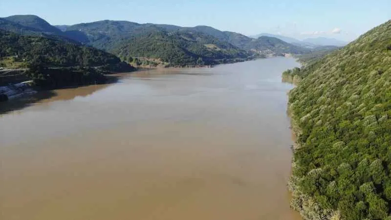 Su seviyesi tarihi zirveye ulaşan Hasanlar Barajı havadan görüntülendi