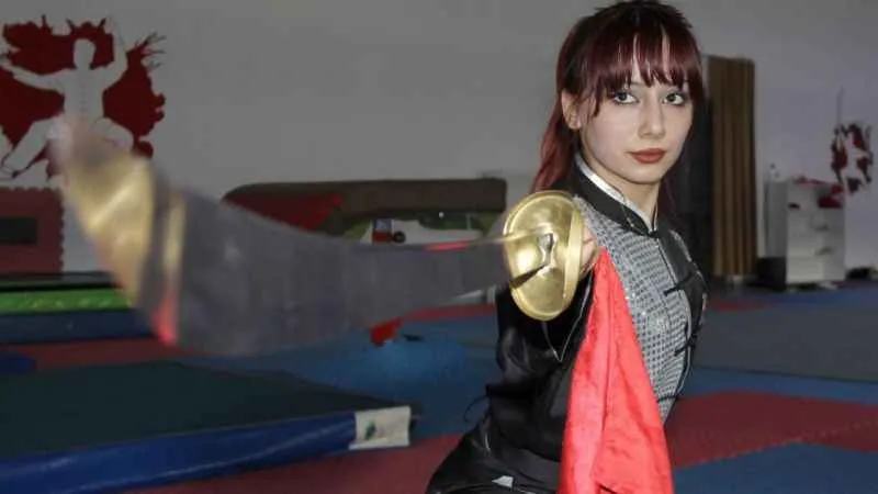 Genç yaşına rağmen kazandığı madalyalar yaşıtlarına örnek oluyor