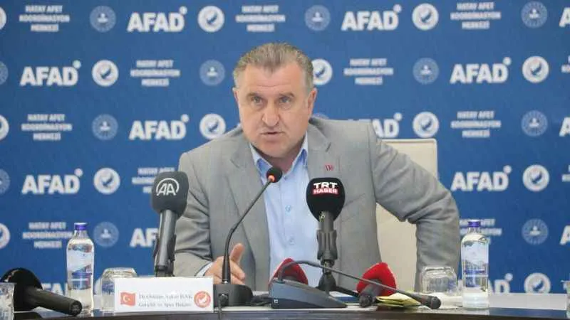Bakan Bak: “Hatayspor ve diğer takımlarımıza destek olmak için gerekli düzenlemeleri yapmaya çalışıyoruz”
