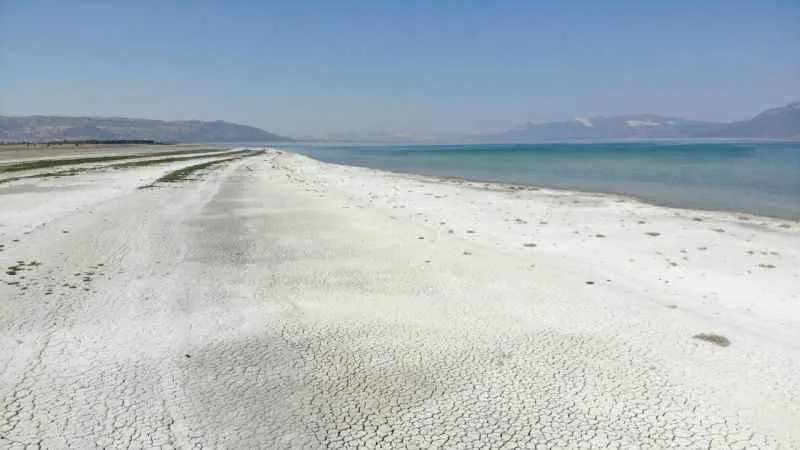 Kuraklıkla boğuşan Burdur Gölü son elli yılda üçte birini kaybetti