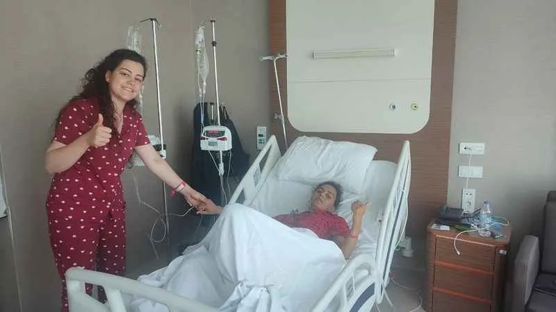 Depremzede kadına kardeşi böbreğini verdi