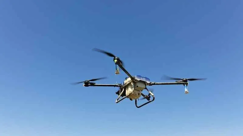 Adilcevaz’da dronla ilaçlamada dönemi