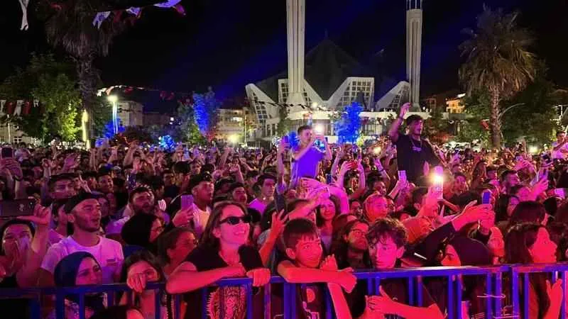 Rap rüzgarı Akçakoca’da esti