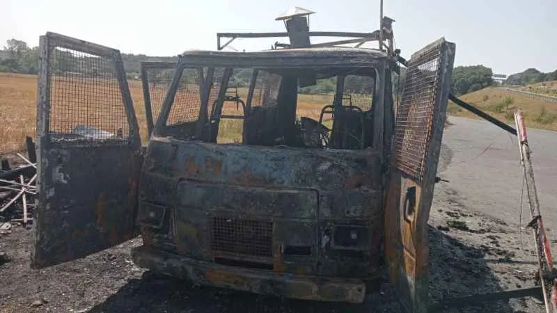 Ekmek teknesini ateşe verdiler