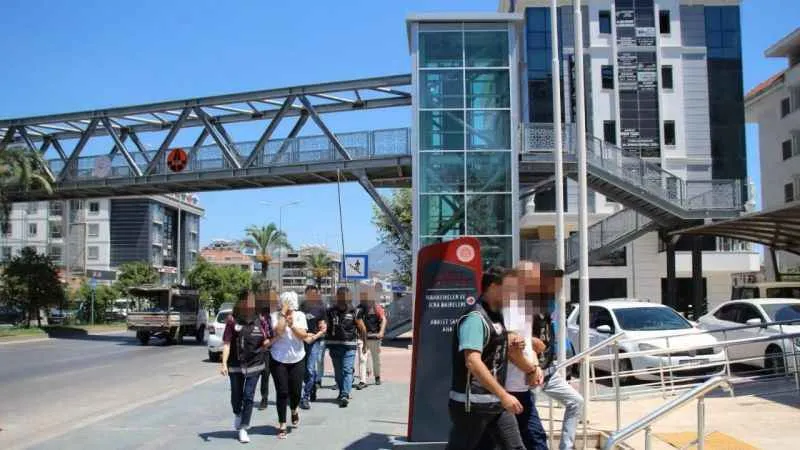 Piramit satış sistemiyle para toplayıp vatandaşı 500 milyon TL dolandırdılar