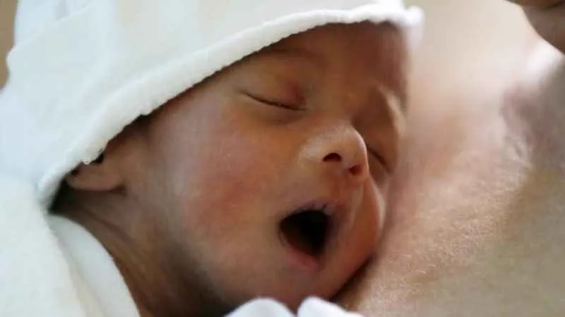 Tıkalı burun, bebeğinizi uyutmaz