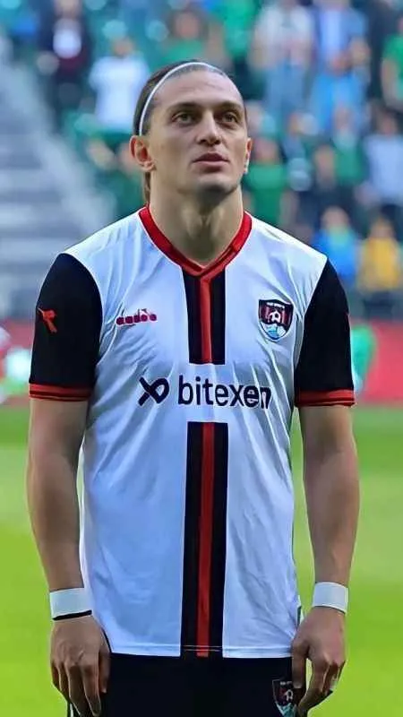 Trabzonlu genç futbolcu Miraç Acer, birçok takımın radarına girdi