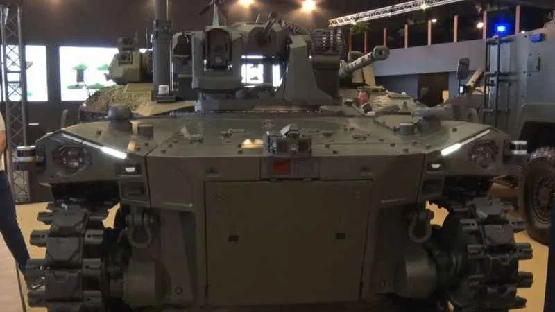 Ağır sınıf insansız kara aracı ‘ALPAR’ IDEF’te görücüye çıktı