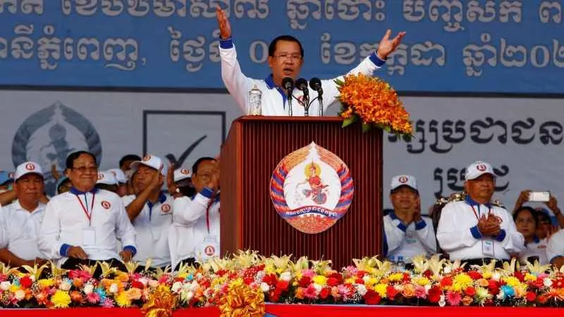 Kamboçya Başbakanı Sen istifa etti