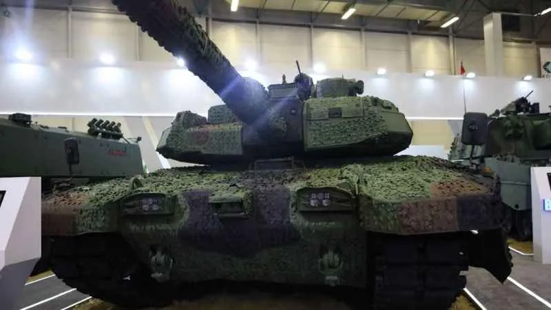 Altay tankı ve güç grubu İDEF’te