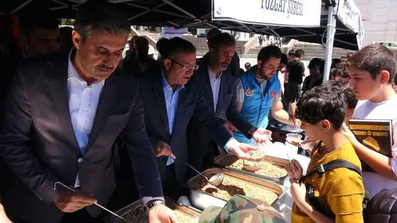 Yozgat’ta 2 bin 500 kişilik aşure dağıtıldı