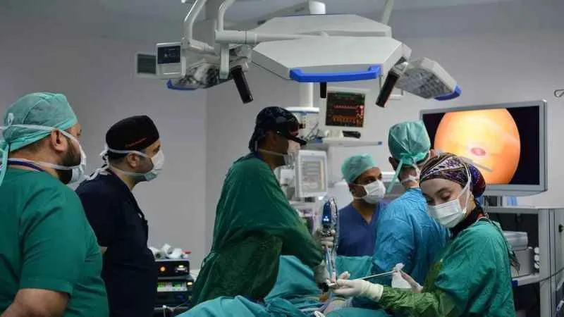 BAÜN'de, akıllı ameliyat gözlük sistemi ameliyat
