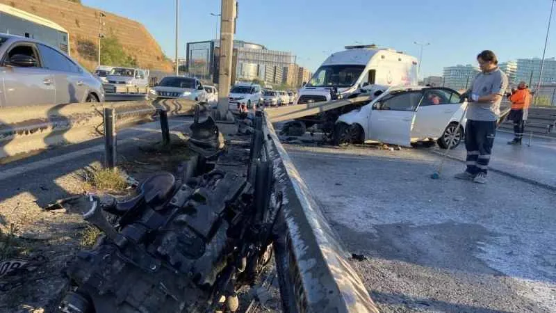 Bakırköy'deki kazada genç sürücü hayatını kaybetti