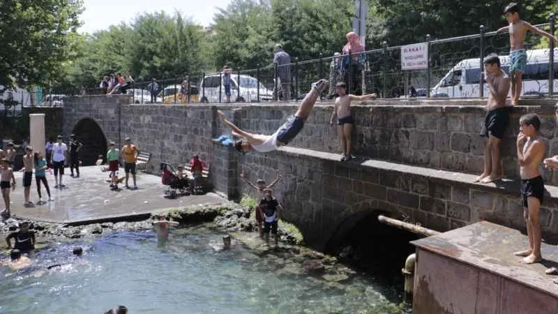 Su havuzları hastalık saçıyor