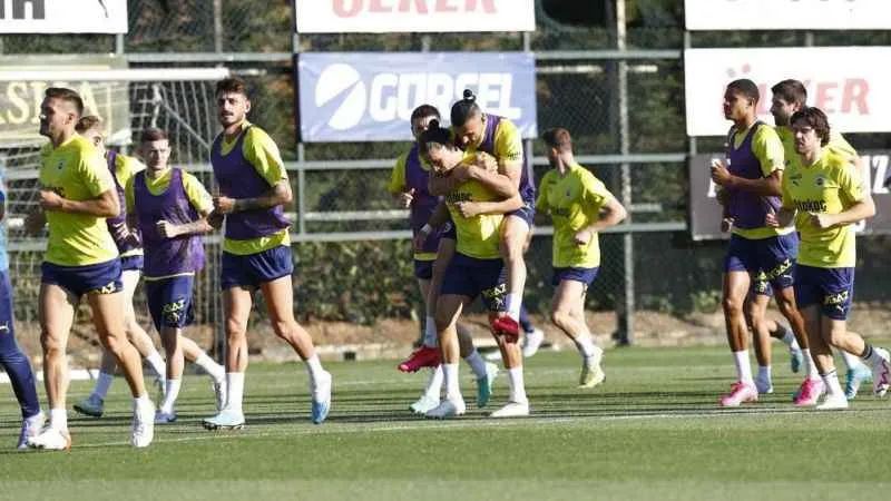Fenerbahçe, Zimbru maçı hazırlıklarının İstanbul etabını tamamladı