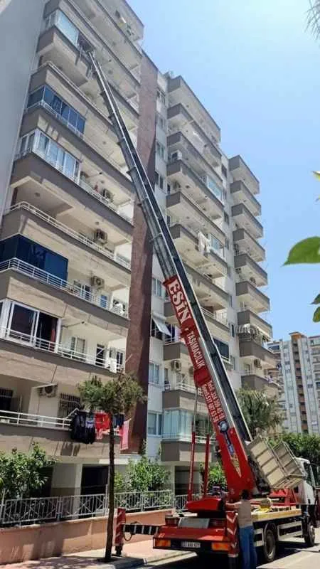 HepsiJET XL, kapıdan sığmayan ürünleri vinç ile teslim ediyor