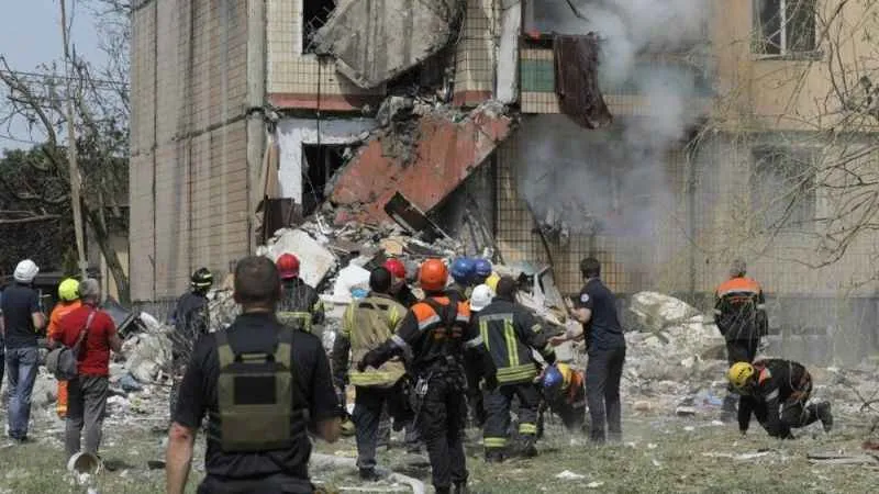 Rusya’dan Zelenskiy’nin memleketine füze saldırısı: 6 ölü, 75 yaralı