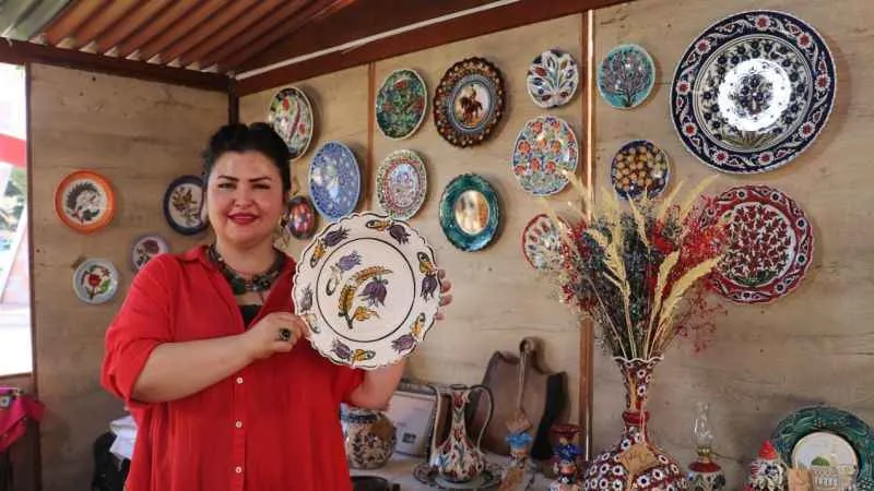 Tokat yazması desenleri tabaklarda