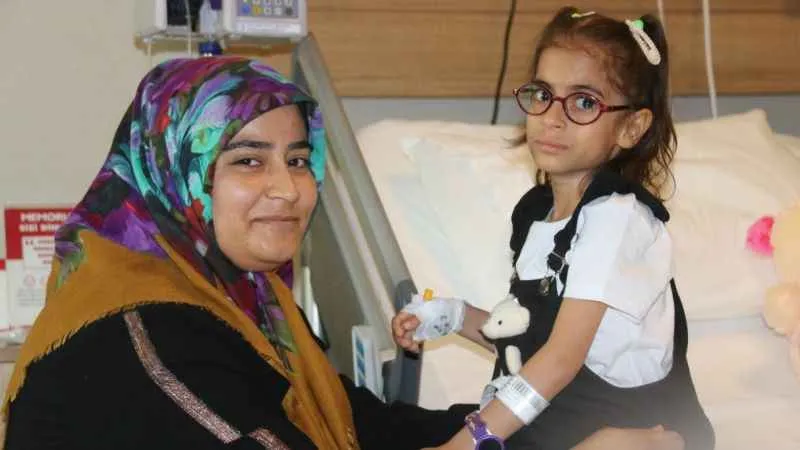 Milyonda bir görülen hastalığı atlattı