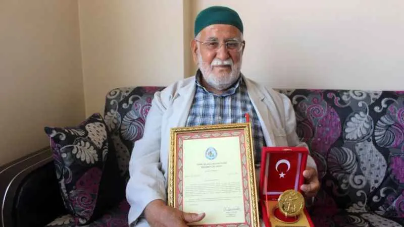 Evini Mehmetçik Vakfı'na bağışladı