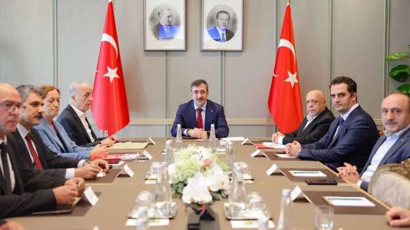 Cumhurbaşkanı Yardımcısı Yılmaz, işçi temsilcileriyle bir araya geldi
