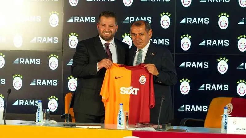 Transfere katkı sağlayan stat isim sponsoru RAMS Global’de Mauro İcardi mutluluğu