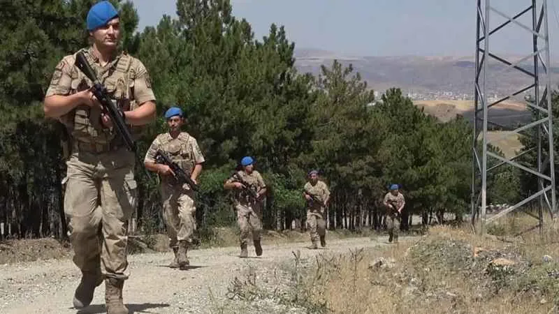 Komandolar orman yangınlarına karşı teyakkuzda