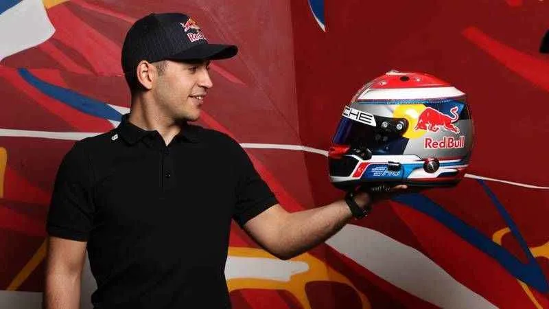 Ayhancan Güven’den tarihi başarı