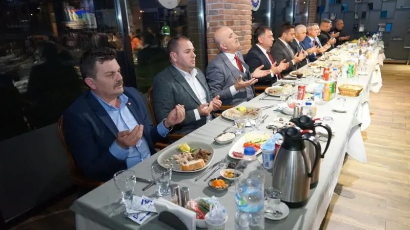 Tekirdağ Valisi Yıldırım: “Var mısınız hep birlikte en az 40 vekil çıkarmaya”