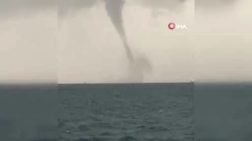 İzmir açıklarında oluşan hortum böyle görüntülendi