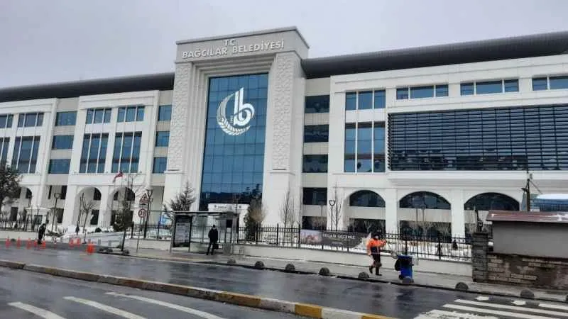 ŞEHİT ABDULLAH TAYYİP OLÇOK BİLGİ EVİ VE KÜLTÜR MERKEZİ PARKI VE MERKEZ MUHTARLIĞI PARKLARINDA REVİZE YAPILMASI İŞİ BAĞCILAR BELEDİYESİ PARK VE BAHÇELER MÜDÜRLÜĞÜ