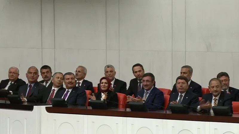  Yeni kabine üyeleri TBMM Genel Kurulu'nda yemin etti