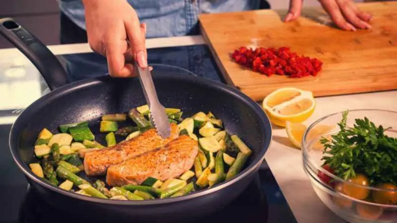 Severek tüketenler dikkat! Kötü kokusuna maruz kalmayın! En ağır balık kokusunu dahi anında yok ediyor!