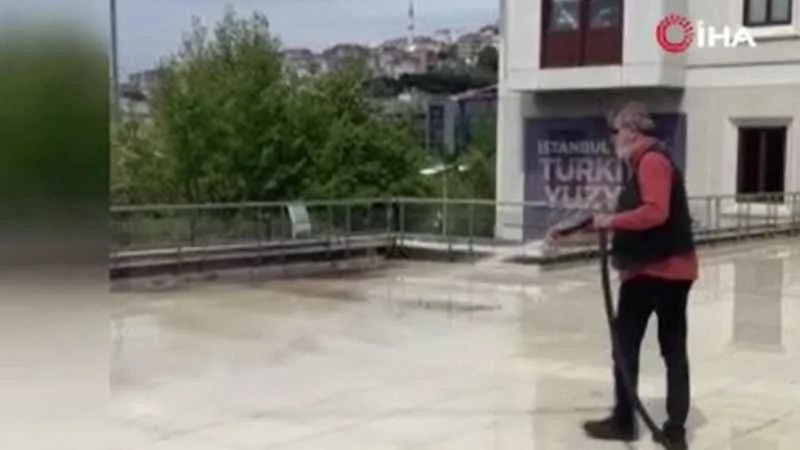 AK Parti İstanbul İl Başkanlığında balkon konuşması hazırlığı