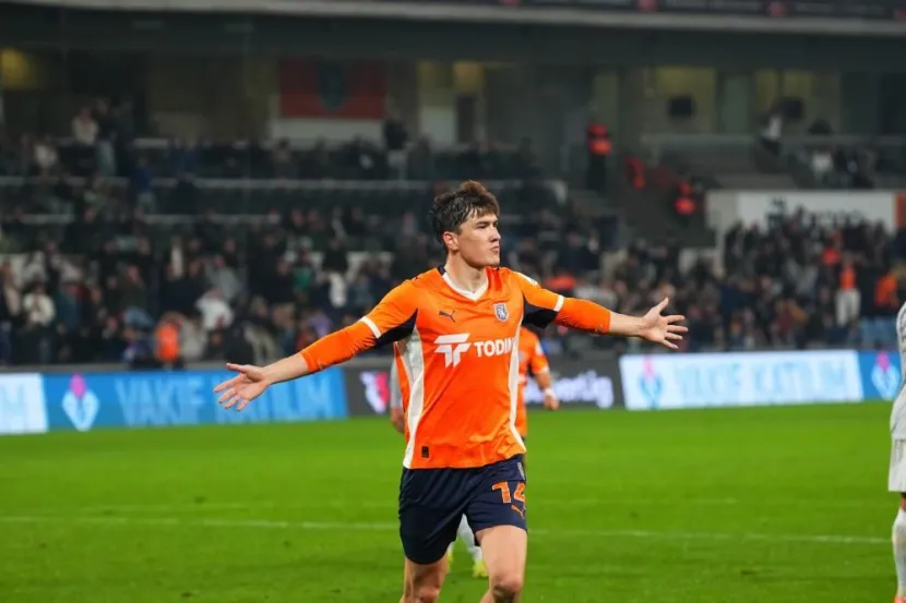 Başakşehirli Shomurodov Gol Krallığı zirvesine ortak oldu