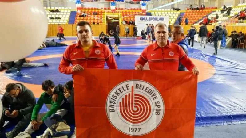 Başiskele Belediyesi'nin güreşçisinden Türkiye derecesi