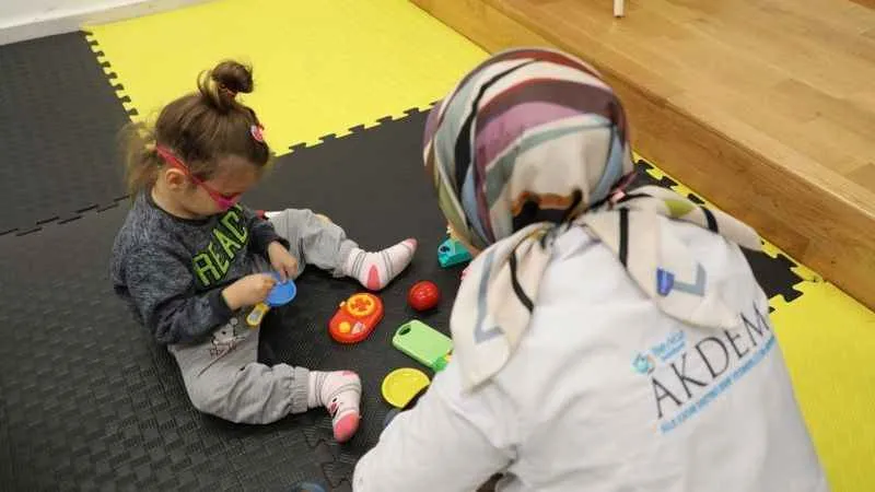 AKDEM'de sevgi dolu hikâyeler yazılıyor
