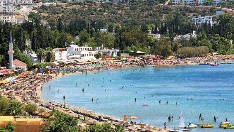 Bodrum sahilleri dolmaya başladı