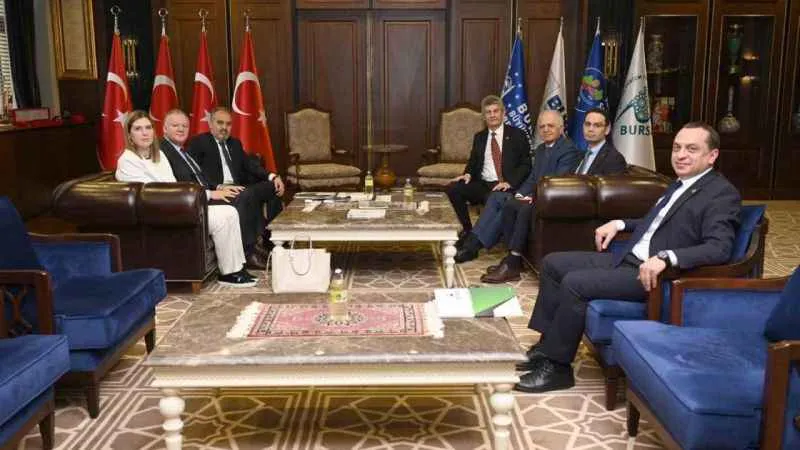 Bursa’da rögarlar taştı, yollar göle döndü