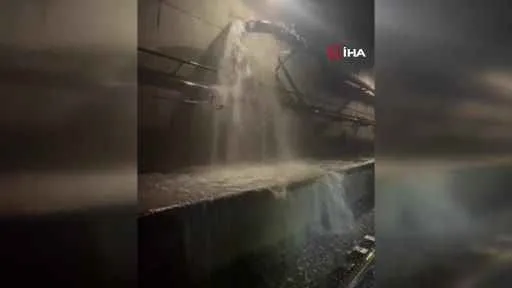 Thames Nehri’nin altındaki tüneli su bastı, 20 tren seferi iptal edildi