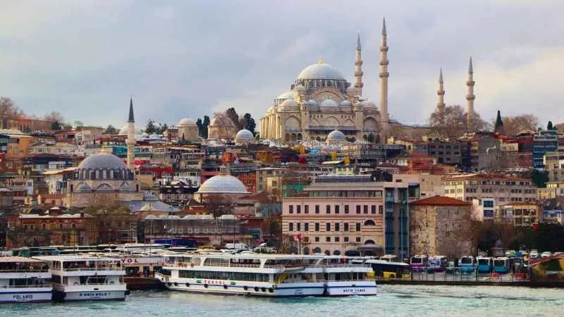 İstanbul'da yeraltı dehlizi: Tam bin 500 yıllık! 