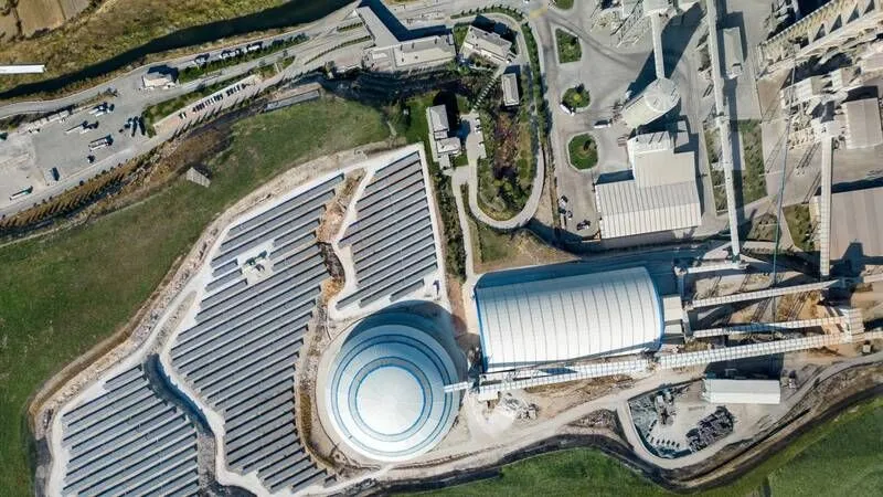 Çimsa yılın ilk çeyreğinde cirosunu geçen yıla göre yüzde 11 artırarak 5.324 milyon TL’ye çıkardı